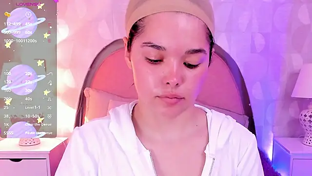 Snapshot of angeline_teen chatting on 06/10/26, 12:17 angeline teen online show from 06/10/26, 12:17