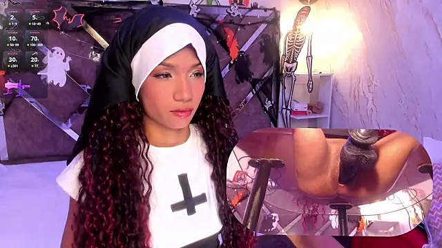 SofiRey  online show from 10/31/25, 02:02