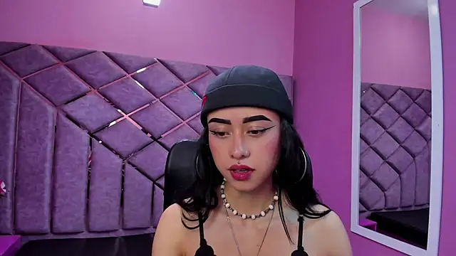 Snapshot of AnnySweett_ chatting on 10/06/25, 04:30 AnnySweett online show from 10/06/25, 04:30