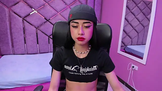 Snapshot of AnnySweett_ chatting on 10/16/25, 06:16 AnnySweett online show from 10/16/25, 06:16