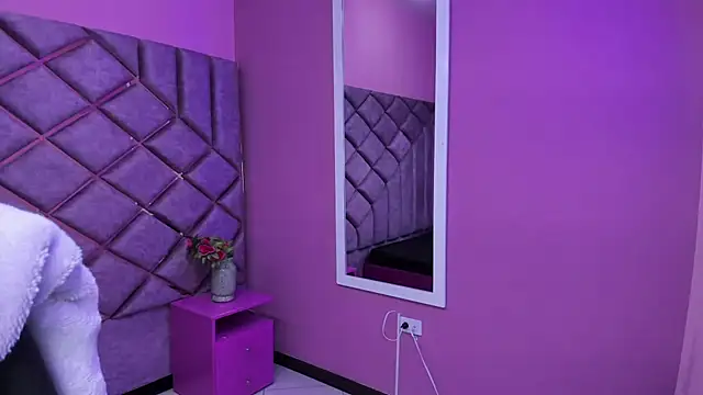 Snapshot of AnnySweett_ chatting on 12/20/25, 03:26 AnnySweett online show from 12/20/25, 03:26