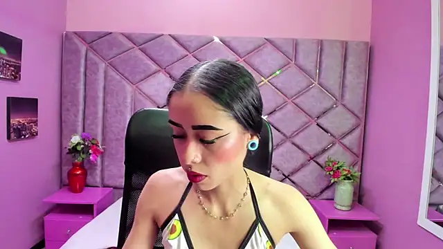 Snapshot of AnnySweett_ chatting on 09/19/25, 04:44 AnnySweett online show from 09/19/25, 04:44