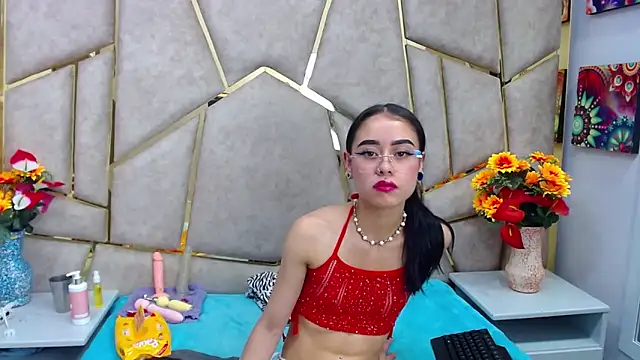 Snapshot of AnnySweett_ chatting on 02/10/25, 04:47 AnnySweett online show from 02/10/25, 04:47