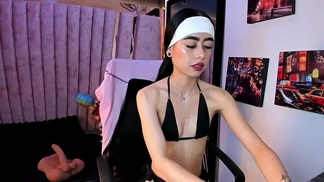 Snapshot of AnnySweett_ chatting on 05/25/26, 02:49 AnnySweett online show from 05/25/26, 02:49