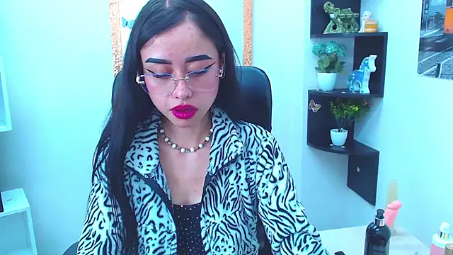 Snapshot of AnnySweett_ chatting on 03/03/25, 03:54 AnnySweett online show from 03/03/25, 03:54