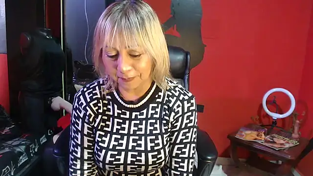 KLOE PIELL online show from 11/27/25, 08:09