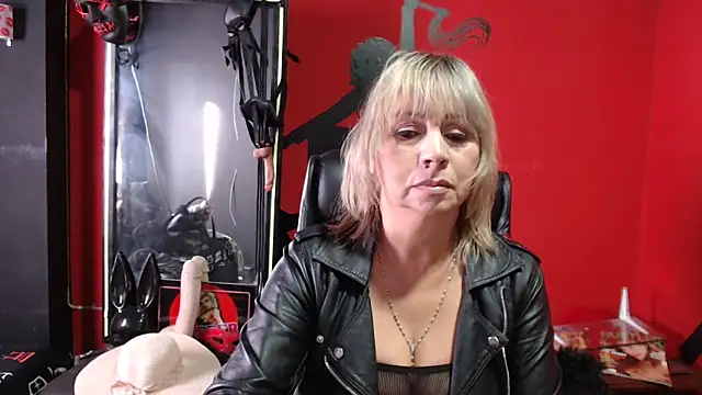 Snapshot of KLOE_PIELL chatting on 09/15/25, 09:15 KLOE PIELL online show from 09/15/25, 09:15