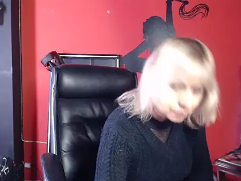KLOE PIELL online show from 04/25/26, 03:53