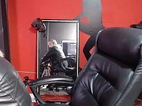 KLOE PIELL online show from 03/24/26, 09:26