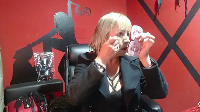 Snapshot of KLOE_PIELL chatting on 03/06/25, 08:59 KLOE PIELL online show from 03/06/25, 08:59