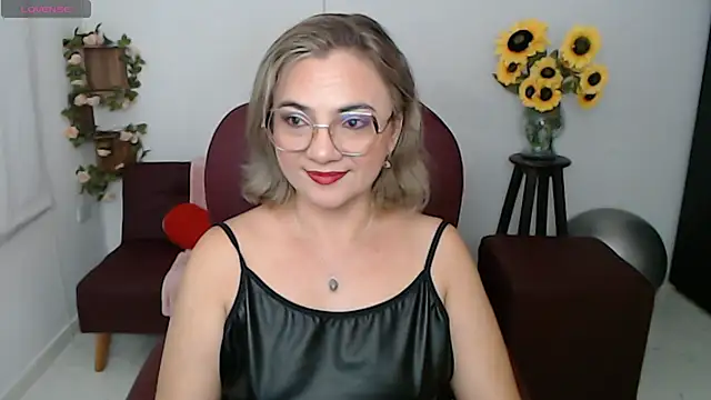 Snapshot of Ghada_milf chatting on 05/01/26, 10:26 Ghada milf online show from 05/01/26, 10:26