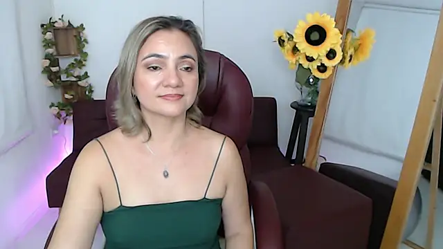 Snapshot of Ghada_milf chatting on 07/20/26, 11:40 Ghada milf online show from 07/20/26, 11:40