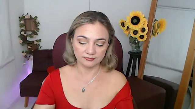 Snapshot of Ghada_milf chatting on 06/19/26, 11:42 Ghada milf online show from 06/19/26, 11:42