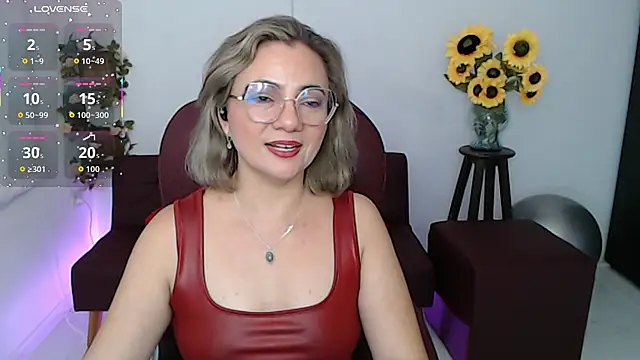 Snapshot of Ghada_milf chatting on 04/24/26, 11:07 Ghada milf online show from 04/24/26, 11:07