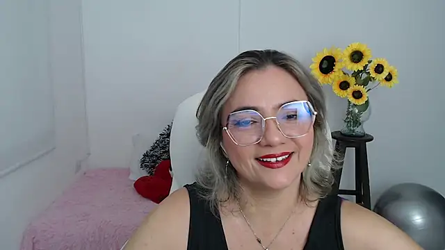 Ghada milf online show from 09/23/25, 10:17