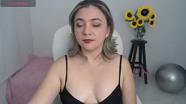 Ghada milf online show from 10/06/25, 10:43