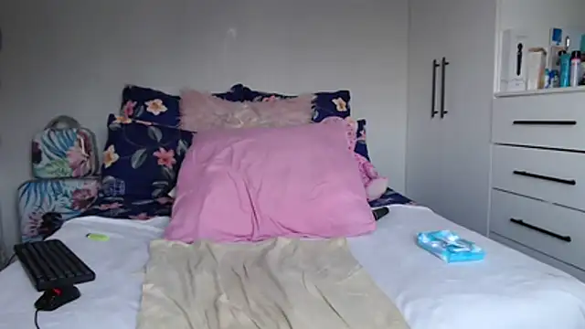 Amberbela online show from 01/17/26, 04:10