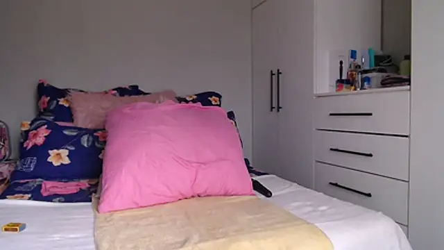 Amberbela online show from 11/28/25, 02:39