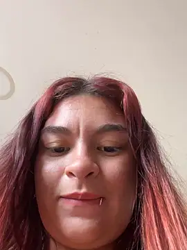 Snapshot of MiaLujan_ chatting on 02/14/25, 09:21 MiaLujan online show from 02/14/25, 09:21