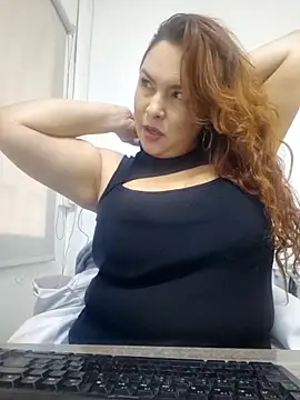 Snapshot of doctora-danna chatting on 10/10/25, 01:01 doctora-danna online show from 10/10/25, 01:01