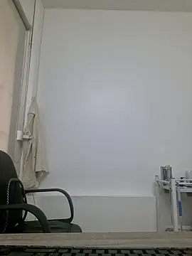 Snapshot of doctora-danna chatting on 02/06/25, 01:43 doctora-danna online show from 02/06/25, 01:43