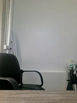Snapshot of doctora-danna chatting on 10/04/25, 01:45 doctora-danna online show from 10/04/25, 01:45