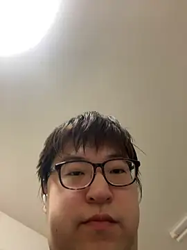 Snapshot of yuuki198912 chatting on 10/06/25, 03:13 yuuki198912 online show from 10/06/25, 03:13