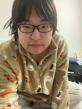 Snapshot of yuuki198912 chatting on 12/21/25, 06:48 yuuki198912 online show from 12/21/25, 06:48
