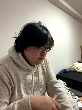 Snapshot of yuuki198912 chatting on 01/10/26, 12:22 yuuki198912 online show from 01/10/26, 12:22