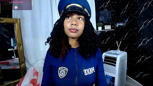 Snapshot of Hillary_queen chatting on 11/02/25, 12:54 Hillary queen online show from 11/02/25, 12:54