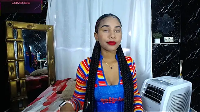 Snapshot of Hillary_queen chatting on 11/09/25, 06:01 Hillary queen online show from 11/09/25, 06:01