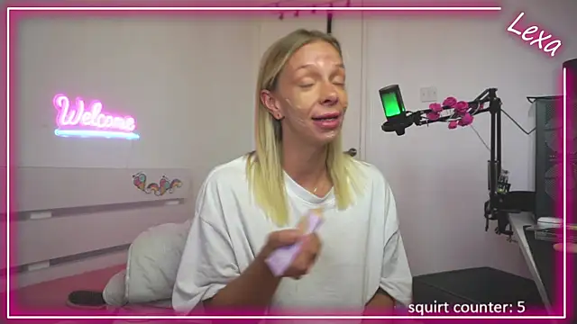 Lexa xoxo online show from 11/10/25, 08:08