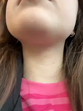 Snapshot of Peachy_Dream chatting on 02/13/26, 01:22 Peachy Dream online show from 02/13/26, 01:22