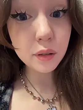 Snapshot of Peachy_Dream chatting on 05/05/26, 05:16 Peachy Dream online show from 05/05/26, 05:16