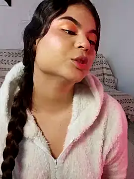 Cleo hills online show from 03/17/25, 02:01