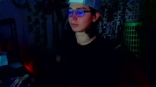 Snapshot of Andy_gray chatting on 07/04/26, 11:49 Andy gray online show from 07/04/26, 11:49