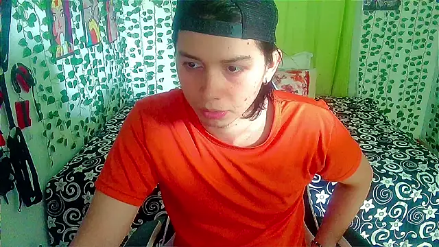 Snapshot of Andy_gray chatting on 06/16/26, 03:01 Andy gray online show from 06/16/26, 03:01