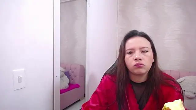 lauraguzman online show from 03/20/25, 01:24