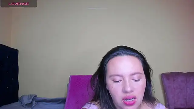 lauraguzman online show from 02/24/26, 03:40