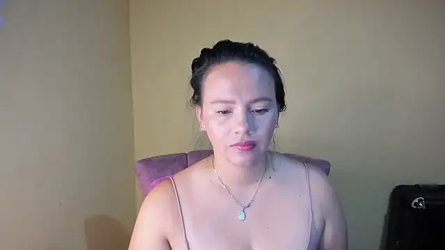 lauraguzman online show from 03/28/26, 03:07