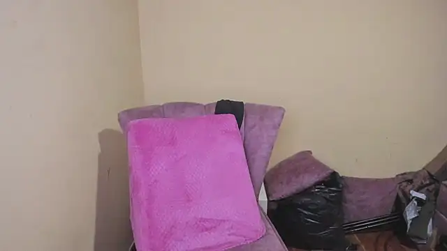 lauraguzman online show from 06/25/26, 03:26