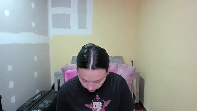 lauraguzman online show from 05/08/26, 03:32