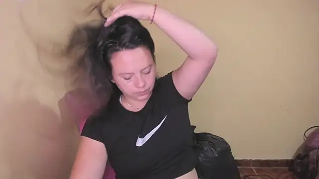 lauraguzman online show from 07/09/26, 03:51