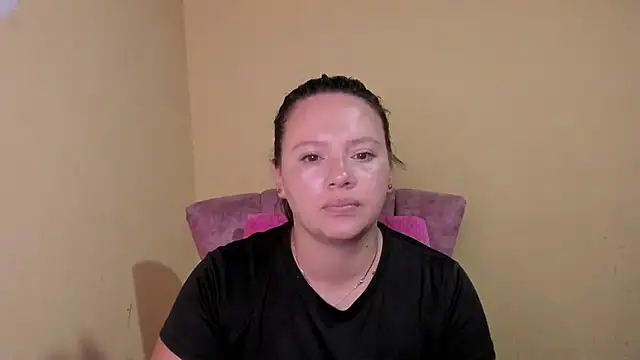 lauraguzman online show from 07/15/26, 08:27