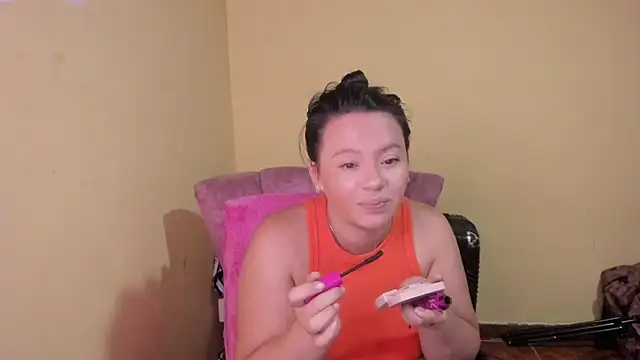 lauraguzman online show from 06/16/26, 03:39