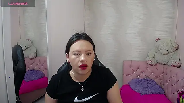 lauraguzman online show from 09/09/25, 03:16