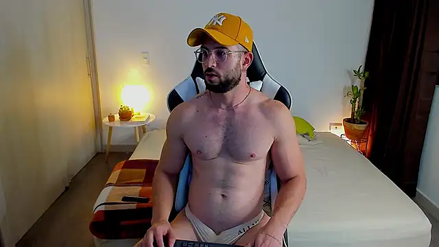 dafboy1 online show from 12/16/25, 11:31