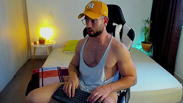 dafboy1 online show from 12/17/25, 11:37