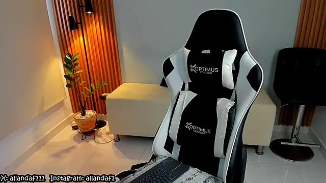 dafboy1 online show from 03/11/25, 04:18