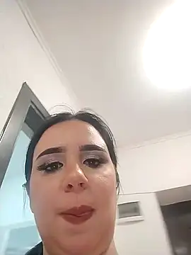 AdelinaJude online show from 03/29/26, 07:04